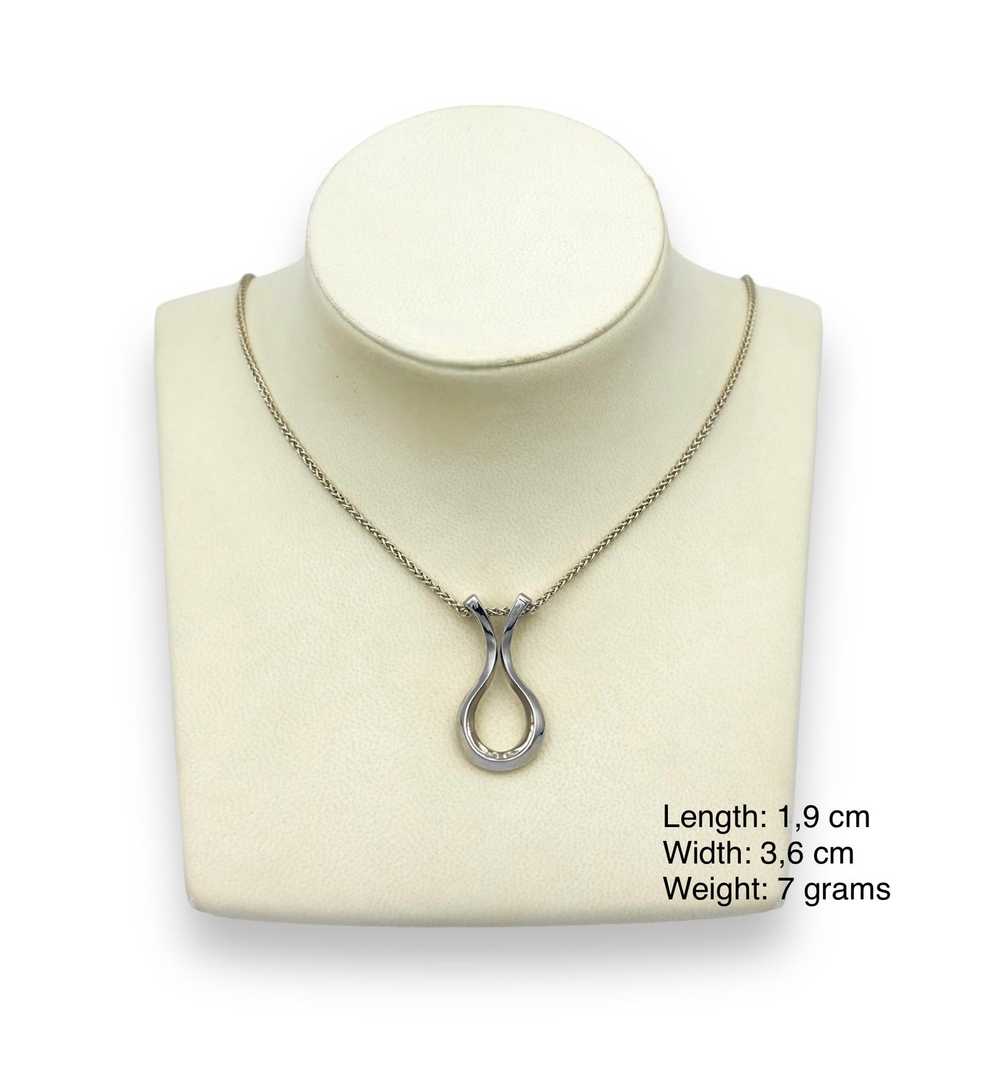 Silver minimal pendant