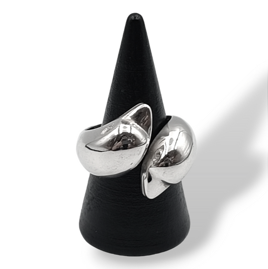 Silver Dolphin design ring