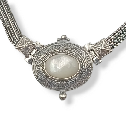 Silver byzantine style necklace with mother of pearl stone