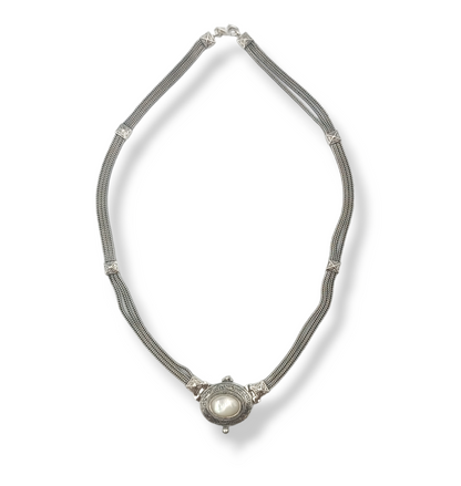 Silver byzantine style necklace with mother of pearl stone