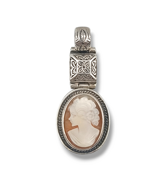 Silver Cameo pendant