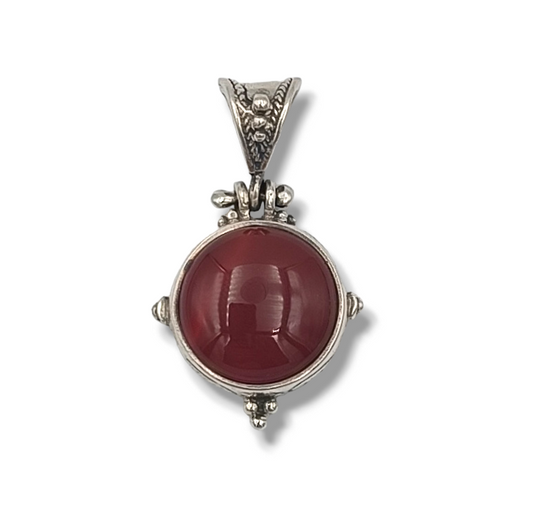 Silver byzantine style pendant with Carnelian stone