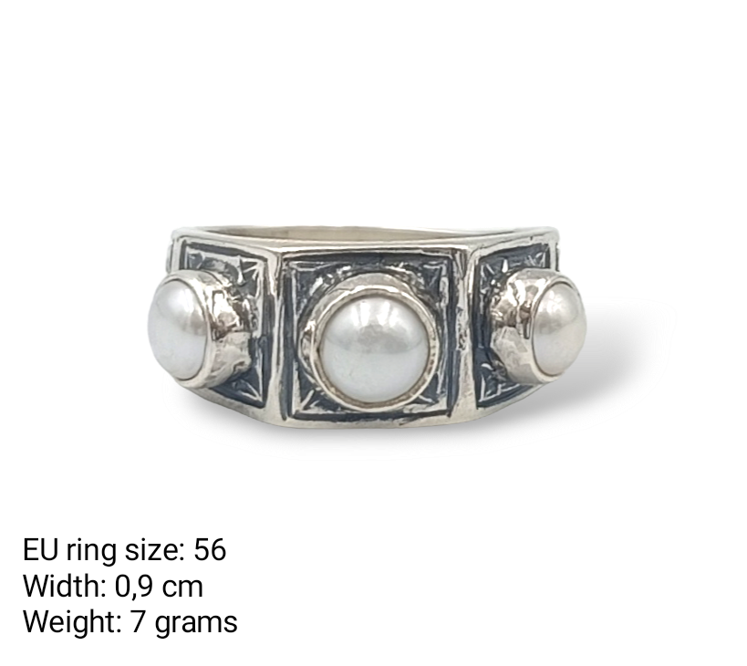 Silver byzantine style ring with sweet water pearls and Patine technique