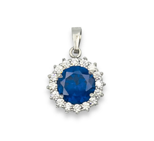 Silver pendant with Zircon stones